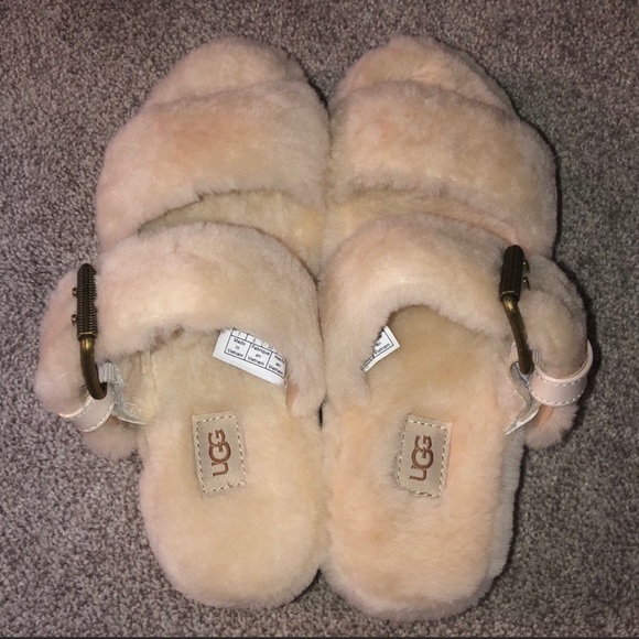 UGG FUZZ YEAH ! Size 7 EUC Peach /Pink - Picture 2 of 3